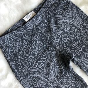 Abercrombie & Fitch gray jacquard leggings M